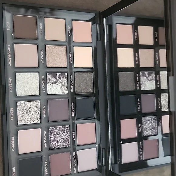 NEW NEVER USED HUDA BEAUTY Pretty Grunge Palette in Black and White - Picture 3 of 5